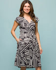 24seven Comfort Apparel Womens Cap Sleeve Black and White V Neck Knee Length Pocket Dress