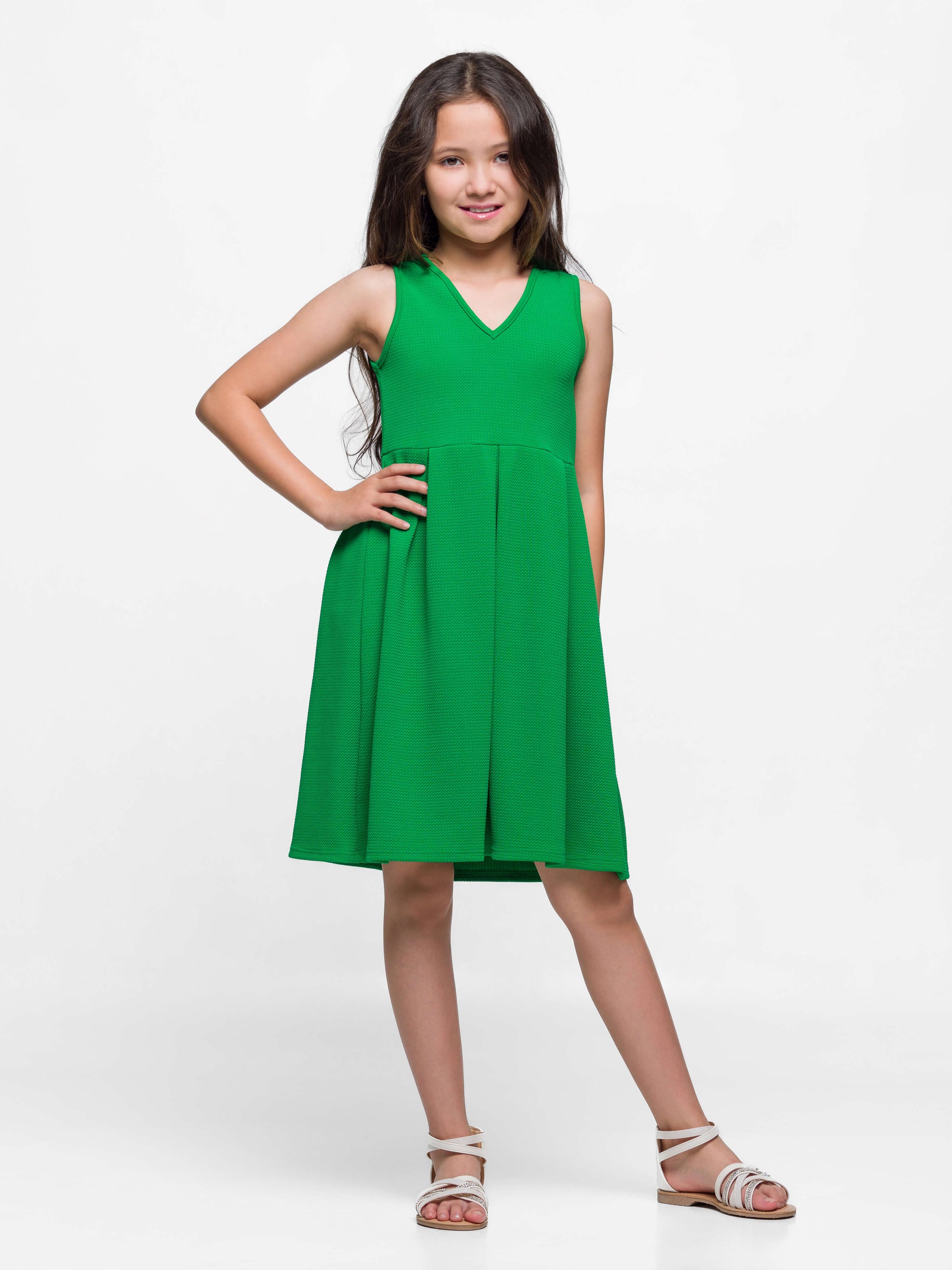 24seven Comfort Apparel Girls Sleeveless Pleated Party Dress
