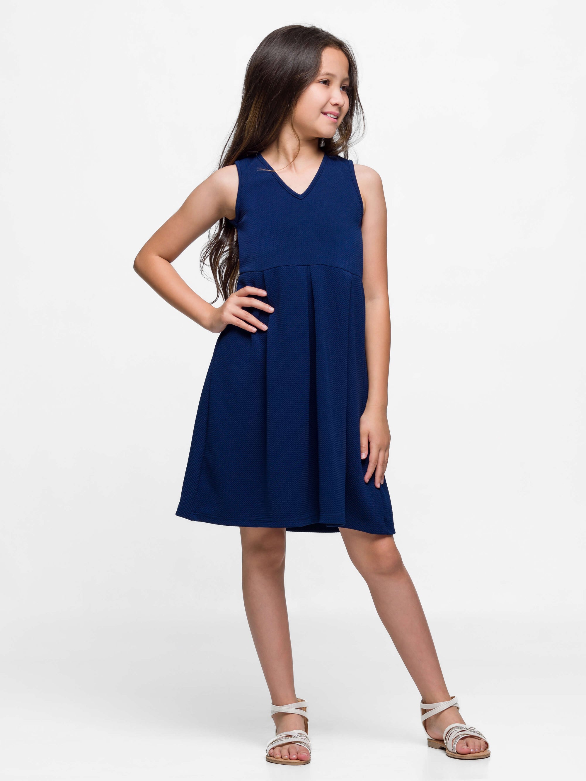 24seven Comfort Apparel Girls Sleeveless Pleated Party Dress