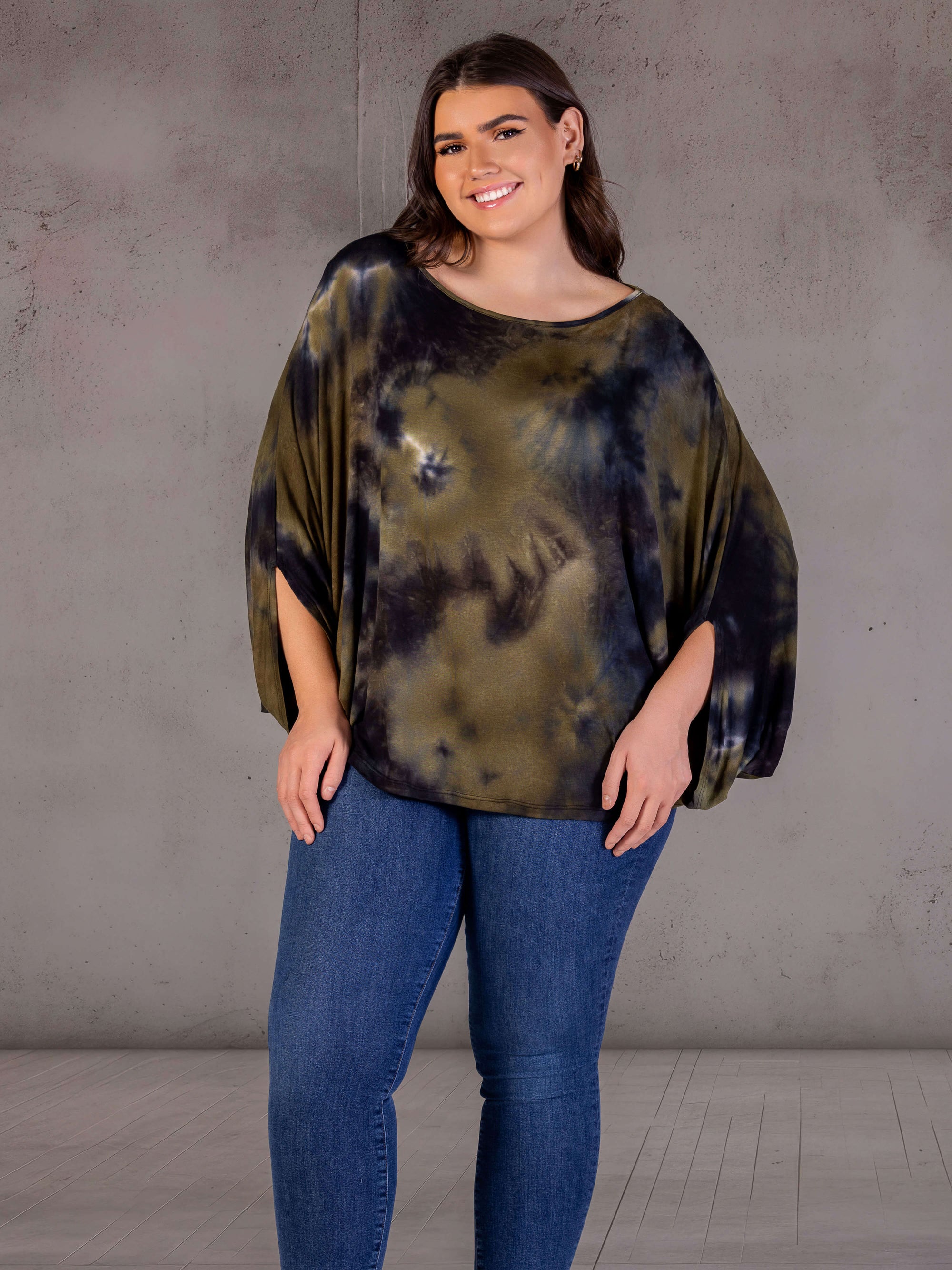 Plus Size Green Tie Dye Batwing Sleeve Relaxed Fit Top