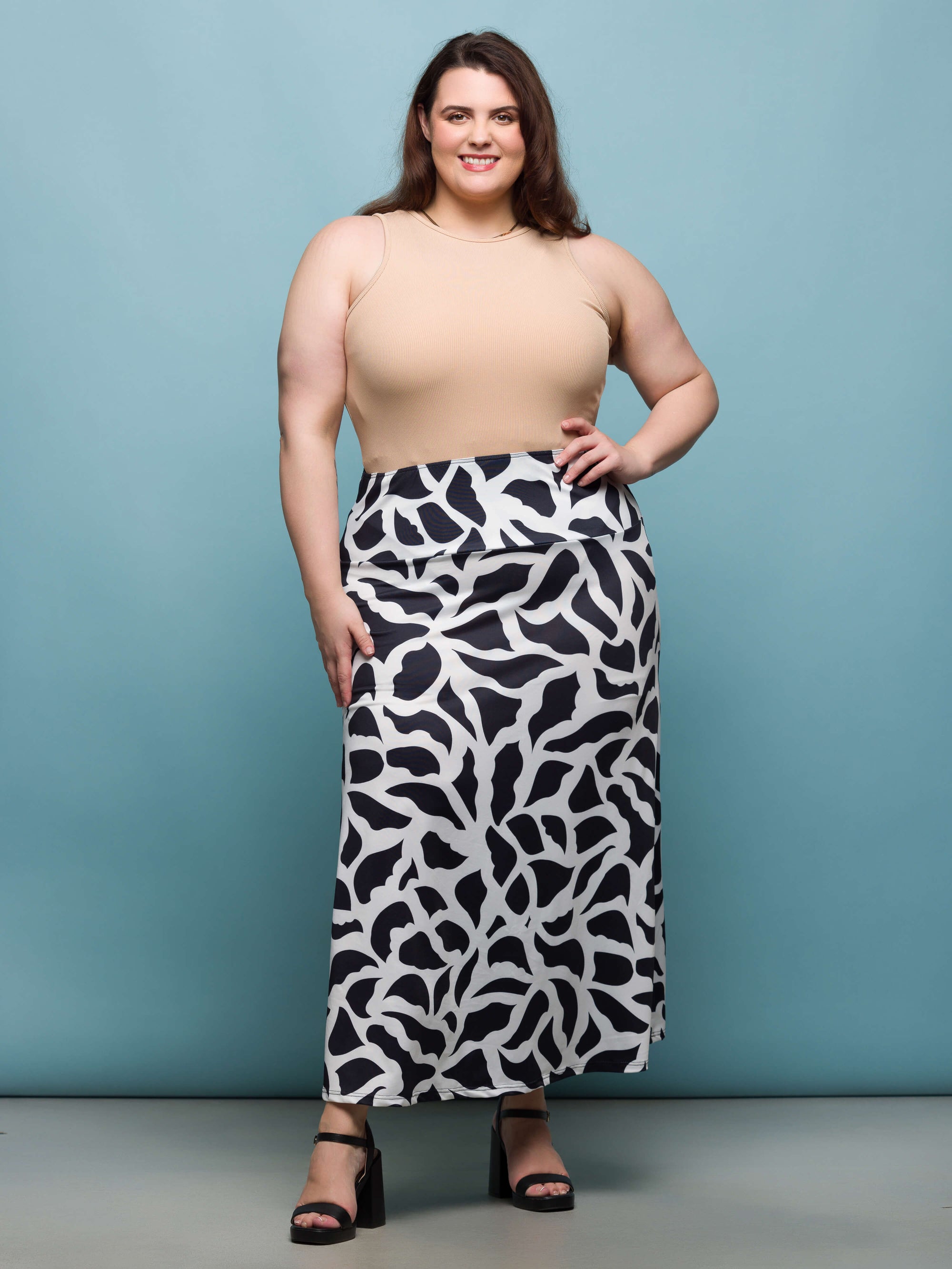 24seven Comfort Apparel Plus Size Black and White Print Elastic Waist A Line Maxi Skirt