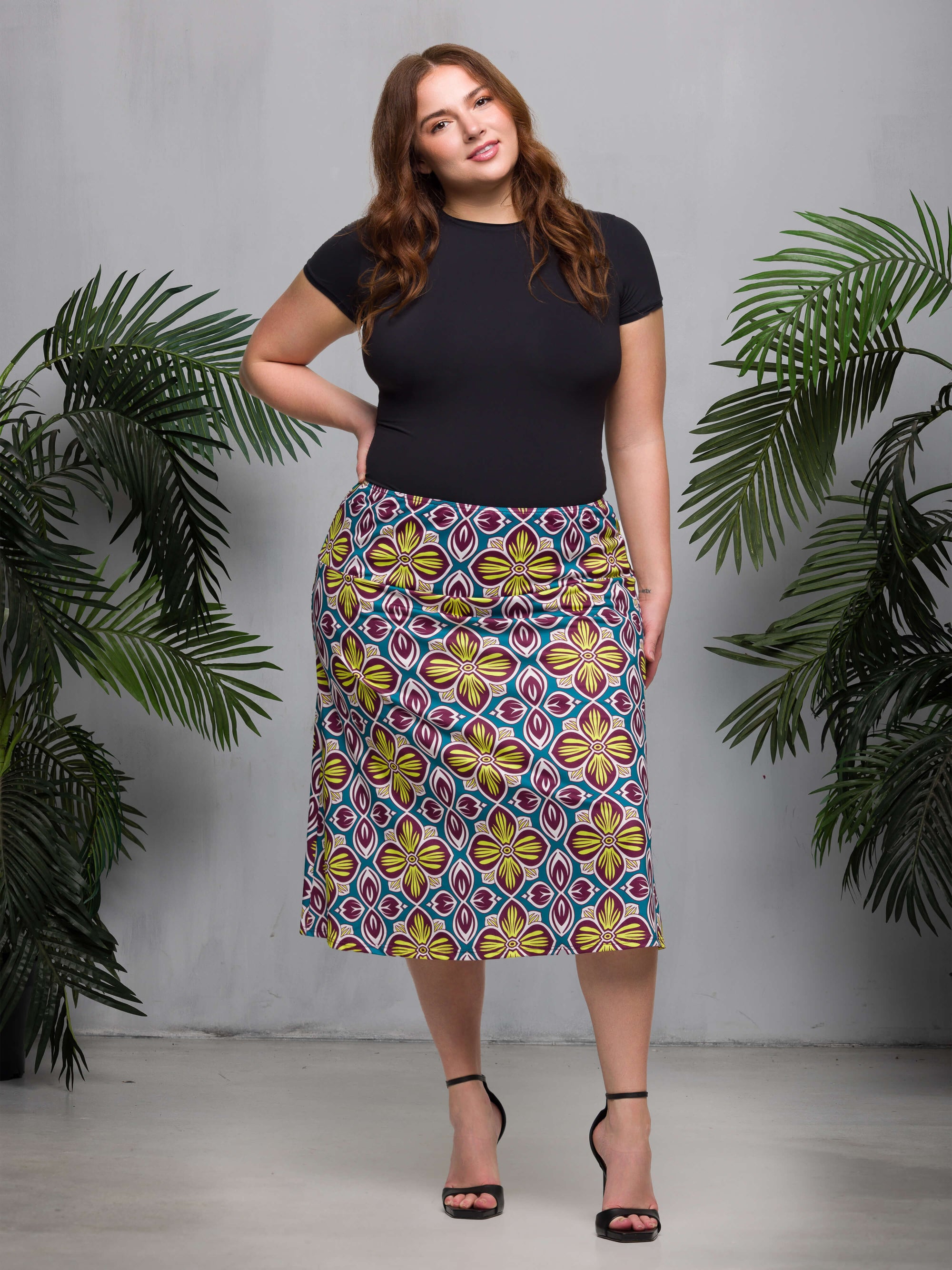 24seven Comfort Apparel Plus Size Bright Floral Print Comfortable Elastic Waist Knee Length Skirt