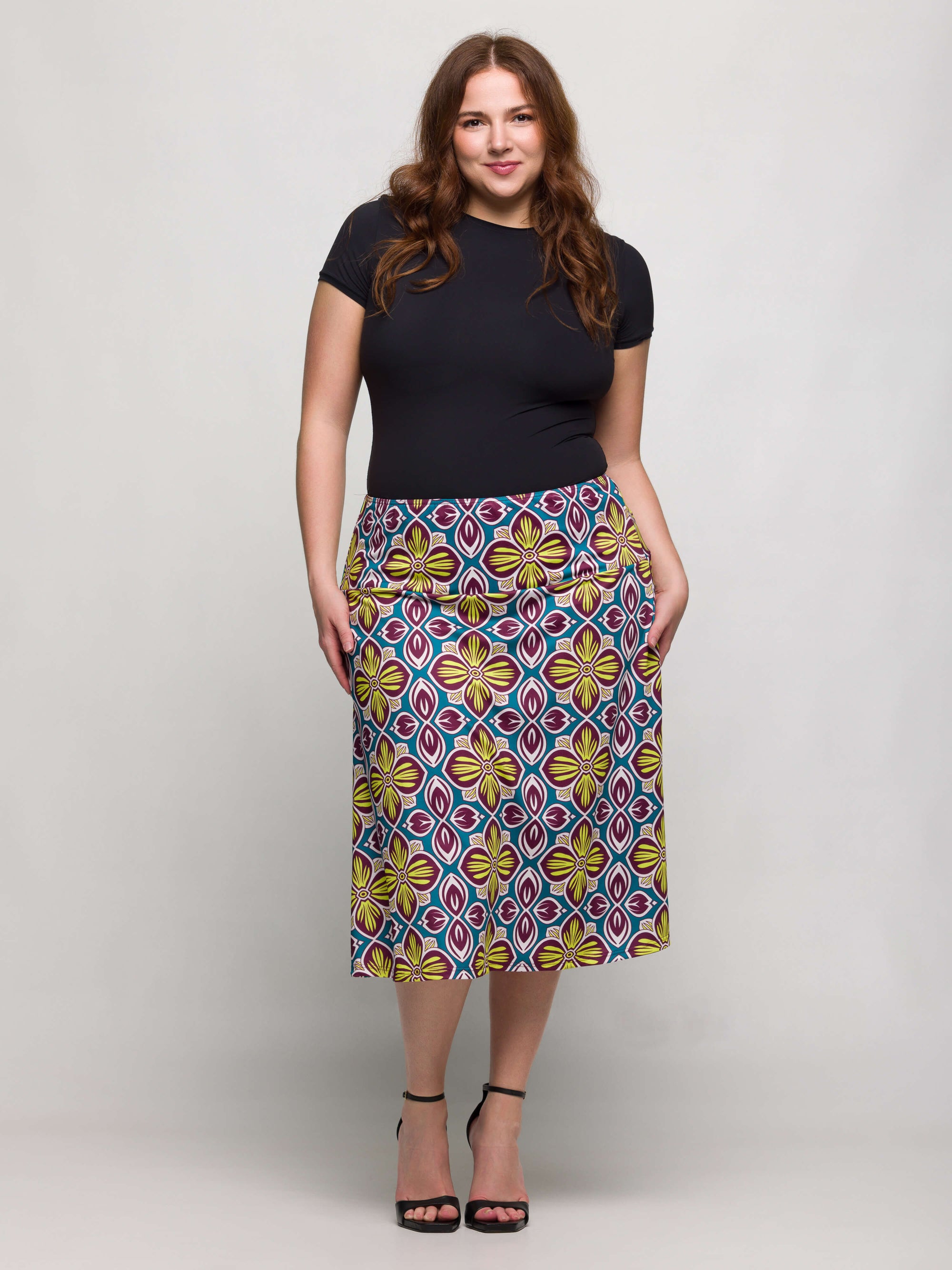 24seven Comfort Apparel Plus Size Bright Floral Print Comfortable Elastic Waist Knee Length Skirt