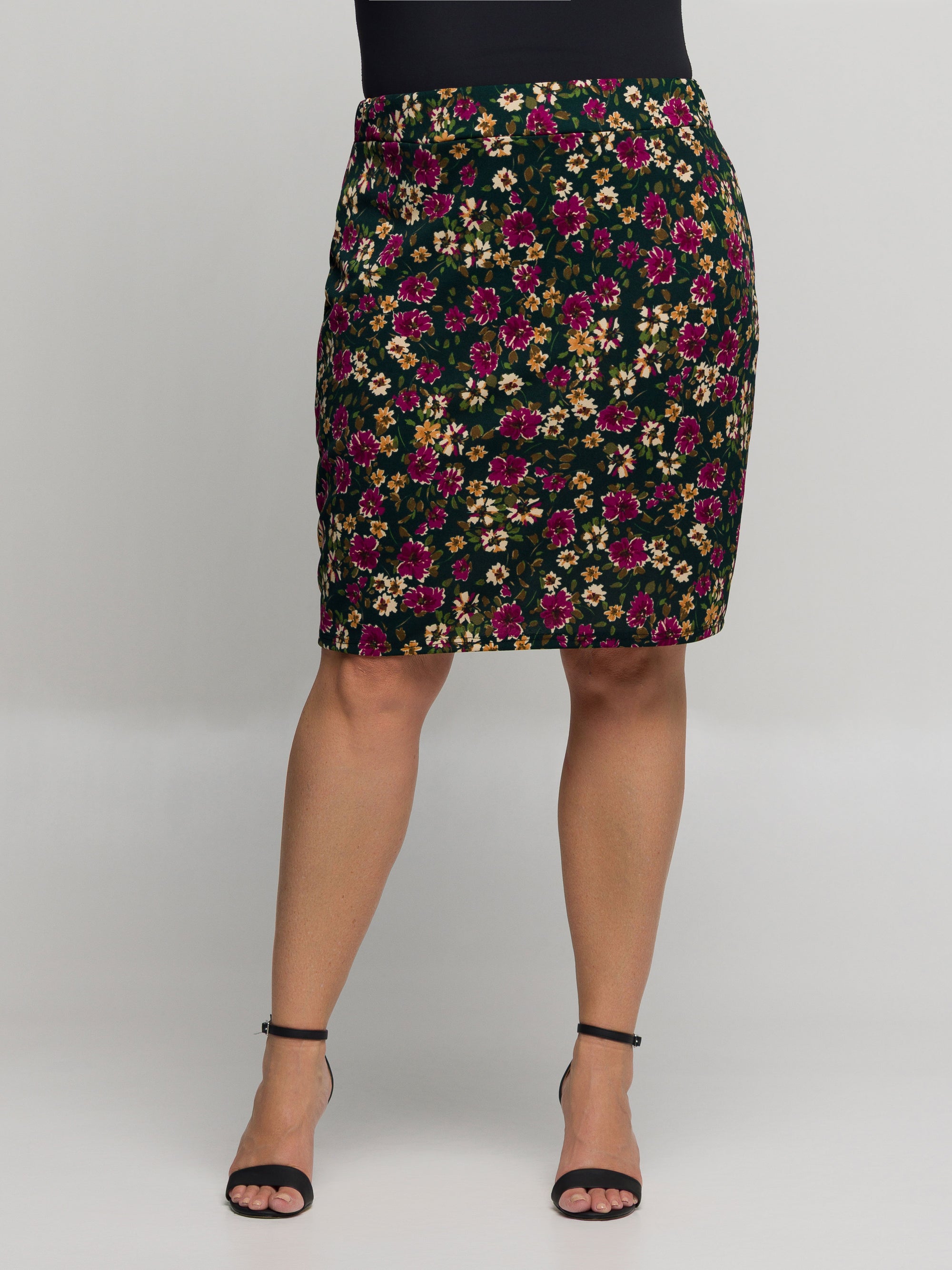 24seven Comfort Apparel Plus Size Floral Print Knee Length Pencil Skirt