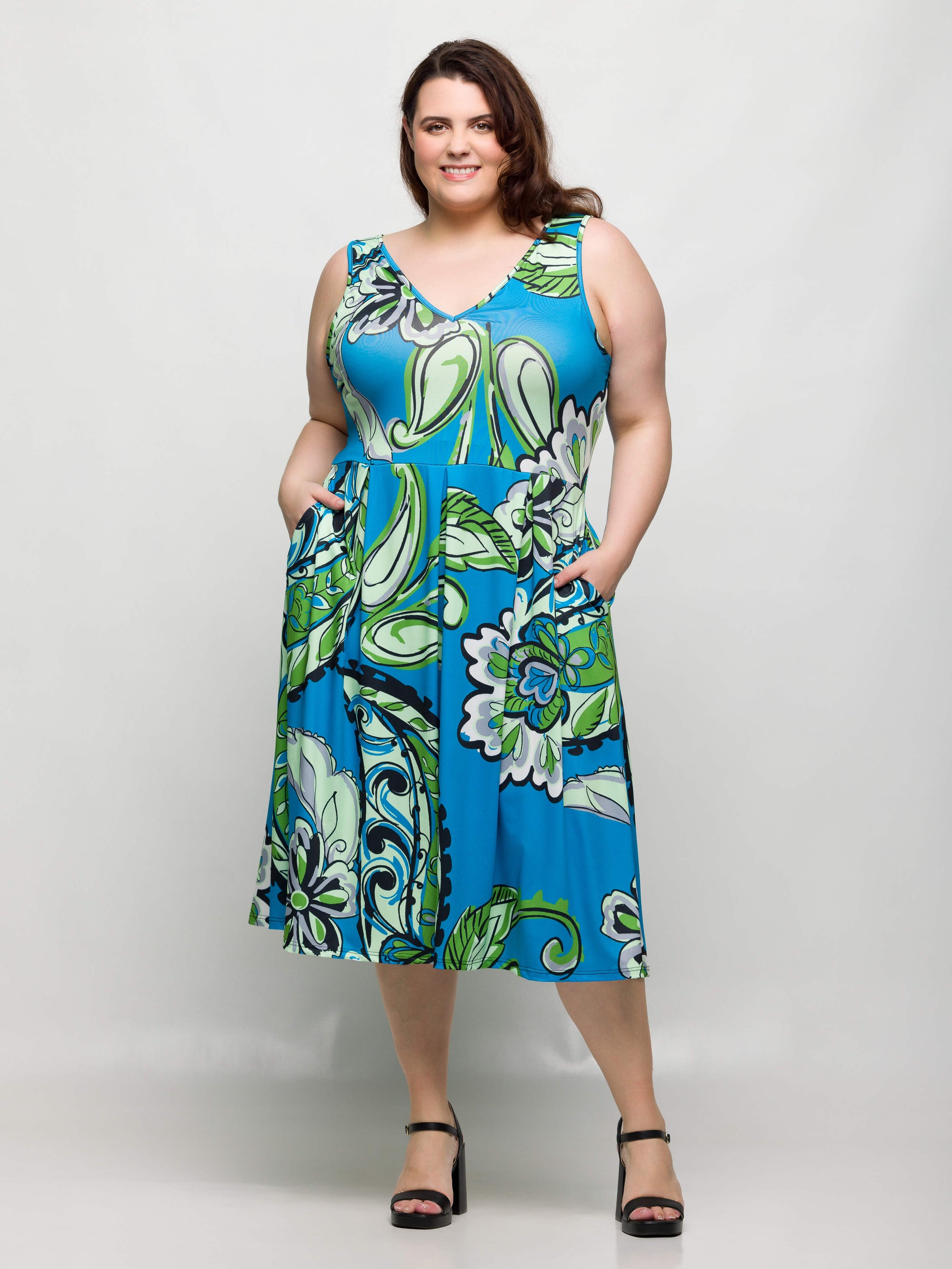 24seven Comfort Apparel Plus Size Midi Length Teal Paisley Print Sleeveless Pleated Pocket Dress