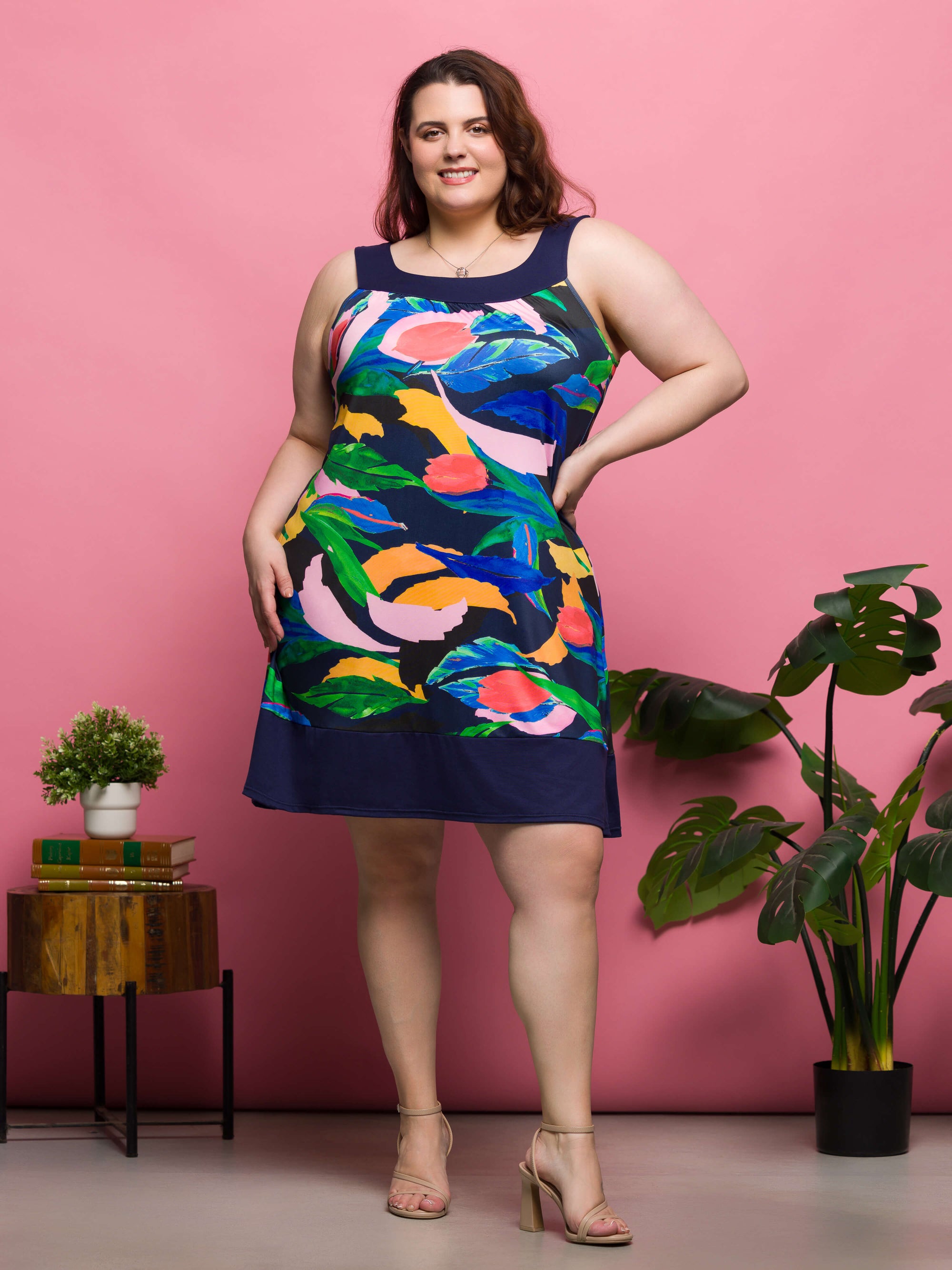 24seven Comfort Apparel Plus Size Blue Floral Scoop Neck Sleeveless Knee Length Dress