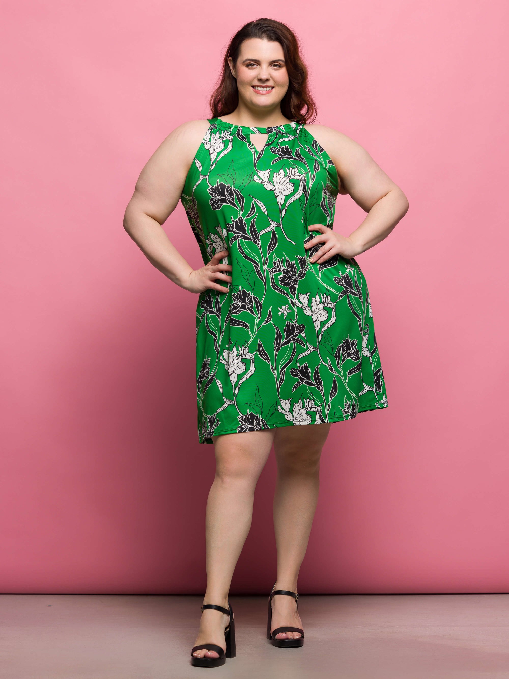 24seven Comfort Apparel Plus Size Knee Length Green Floral Print Sleeveless Keyhole Dress