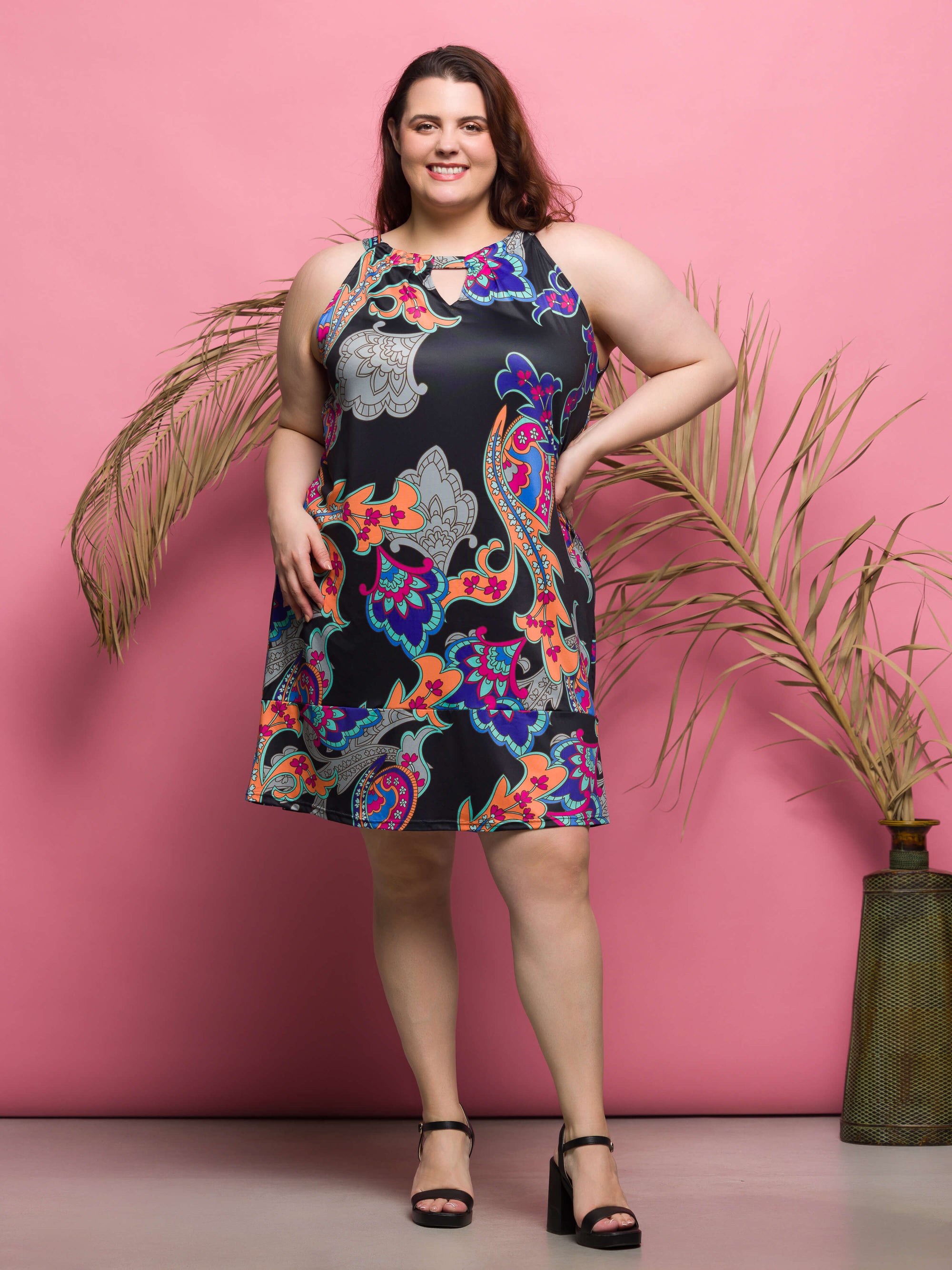 24seven Comfort Apparel Plus Size Knee Length Black Paisley Print Sleeveless Keyhole Dress