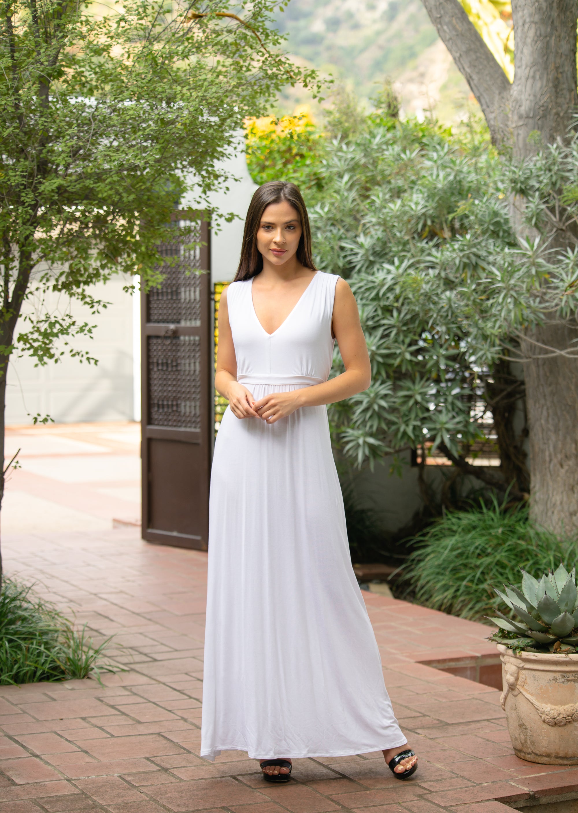 V Neck Sleeveless Belted Maxi Dress