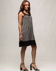 24seven Comfort Apparel Black and White Scoop Neck Sleeveless Knee Length Dress