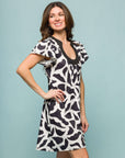 24seven Comfort Apparel Womens Black and White Short Sleeve Scoop Neck Mini Dress