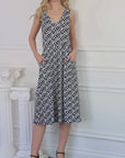 Womens Midi Length Black Geo Print Sleeveless Pleated Pocket Dress